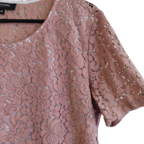 Grayson Dusty Rose Lace Short Sleeve Top Front is Lined Size Medium - Picture 6 of 12